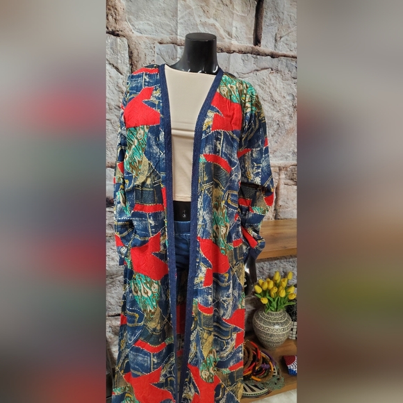 Stunning and Vibrant Kimono Dress - Picture 3 of 6